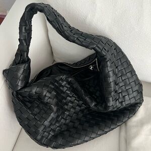 Bottega Veneta Jodie (small, black)!